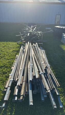 LOT OF MILKER TRACK