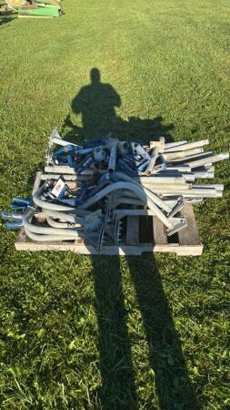 LOT OF PIPELINE HANGERS
