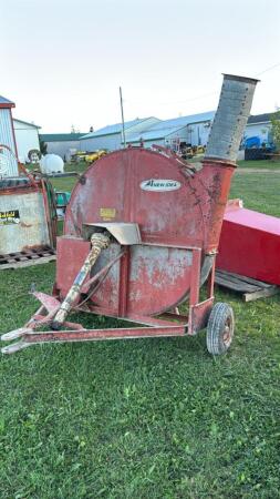 NEW IDEA PTO FORAGE BLOWER