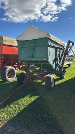APPROX 200BU GRAVITY WAGON