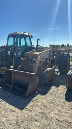 INTERNATIONAL 574 DIESEL TRACTOR WITH LOADER