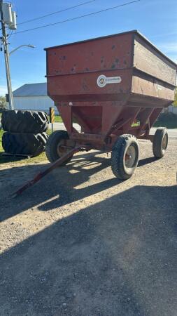 UNVERFERTH 350 GRAVITY WAGON