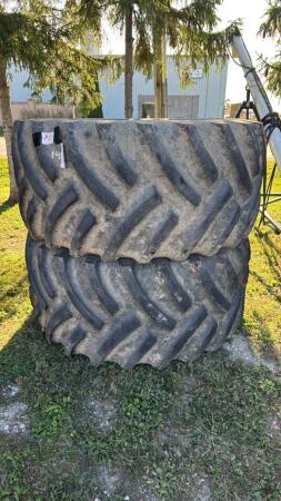 PAIR OF 30.5L32 TIRES
