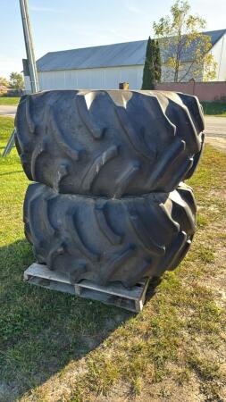 PAIR OF 28-26 TIRES ON 8-BOLT RIMS
