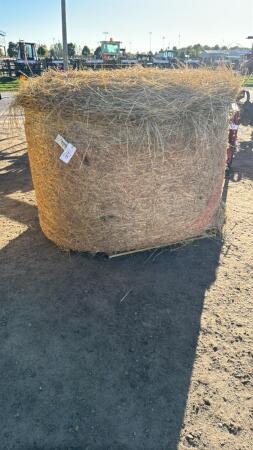 25 ROUND BALES OF DRY HAY