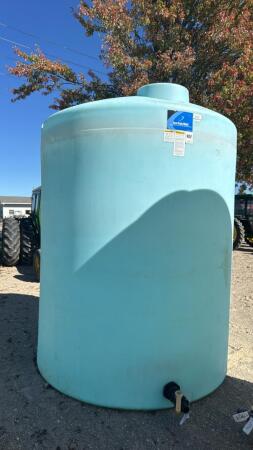 BLUE 3000 GALLON POLY FERTILIZER TANK