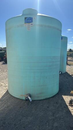 BLUE 3000 GALLON POLY FERTILIZER TANK