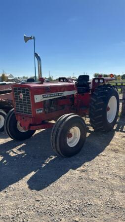 INTERNATIONAL 656 DIESEL TRACTOR