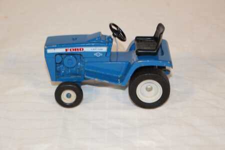Vintage Ford LGT 145 Lawn Tractor