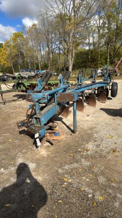 FORD 152 5 FURROW SEMI MOUNT PLOW