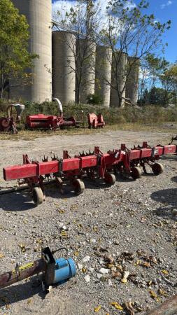 MASSEY FERGUSON 428 4 ROW 3PTH SCUFFLER