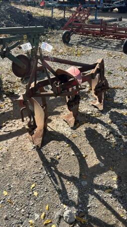 MASSEY FERGUSON #62 3 FURROW 3PTH PLOW