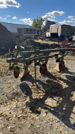 JOHN DEERE 3 FURROW 3PTH PLOW