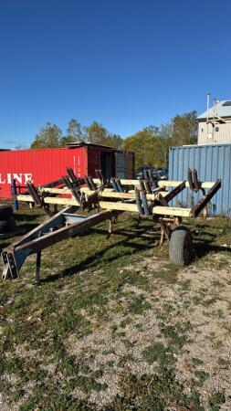 DMI 11-SHANK CHISEL PLOW