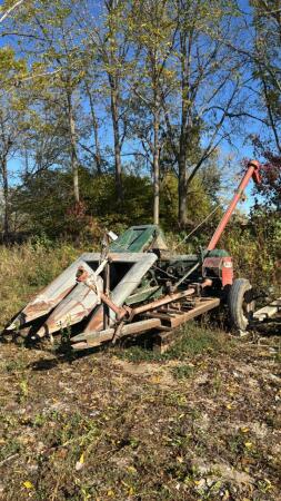 NEW IDEA 2 ROW PTO CORN PICKER - SHELLER