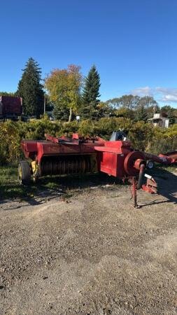 NEW HOLLAND HAYLINER 273 BALER