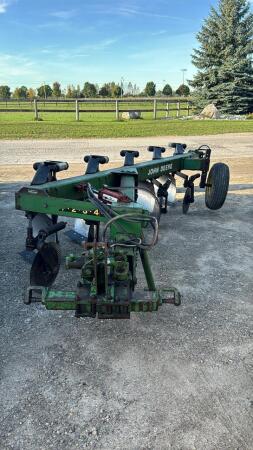 JOHN DEERE 2600 5 FURROW SEMI MOUNT PLOW