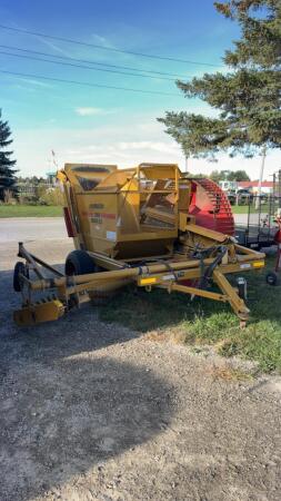 HAYBUSTER 3106 ROCK-EZE STONEPICKER