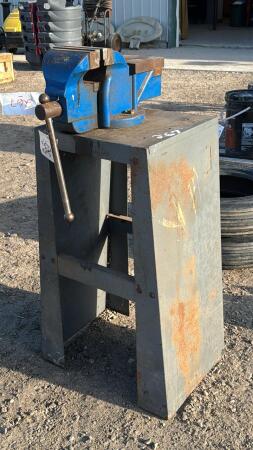 6IN VICE ON STAND