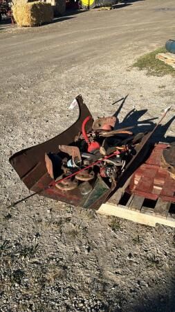QUANTITY OF MASSEY HARRIS PARTS