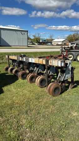 HINIKER 6 ROW 3PTH SINGLE SWEEP SCUFFLER