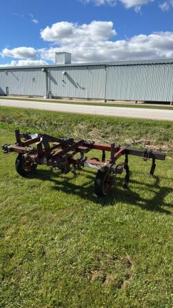 MOHAWK 3PTH 11-SHANK CHISEL PLOW
