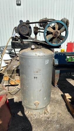 UPRIGHT 2 CYCLINDER 3HP COMPRESSOR