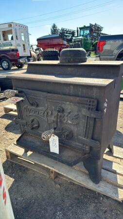 WOOD STOVE WITH FIRE BRICK