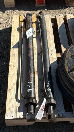 PAIR OF 36IN HYDRAULIC CYCLINDERS