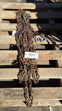 (4) LIGHT CHAINS WITH HOOKS