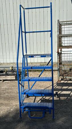 5 STEP ROLLING LADDER