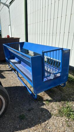 MARWELD 8FT SHEEP FEEDER