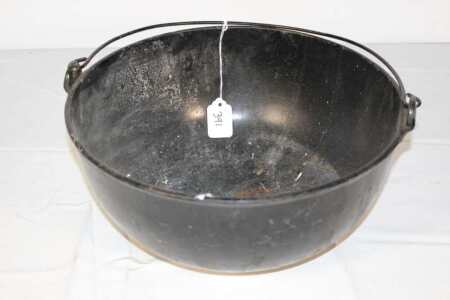 Cast Iron Pot, 12" Diameter