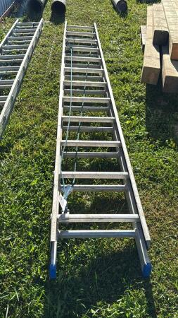 22FT ALUMINUM EXTENSION LADDER