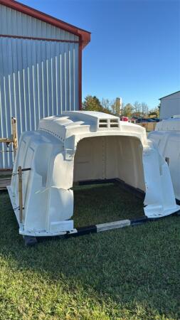 POLY CALF HUTCH