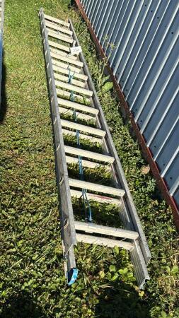 22FT ALUMINUM EXTENSION LADDER