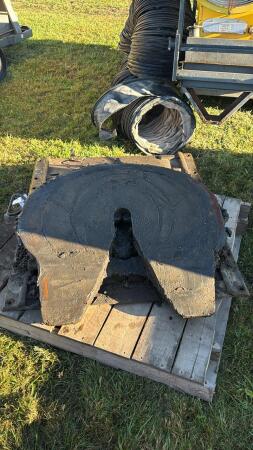SLIDING 5TH WHEEL PLATE FOR TRUCK
