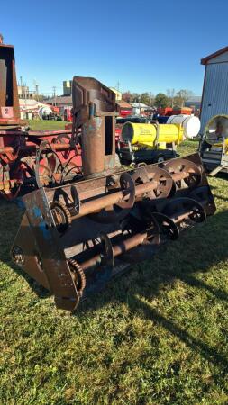 NORTH AMERICAN 92IN DBL AUGER SNOWBLOWER