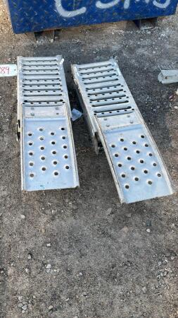PAIR OF LARIN FOLDING RAMPS