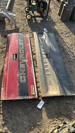 (2) PICKUP TAILGATES