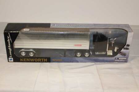 Kenworth W900 Semi, 1/32 Scale