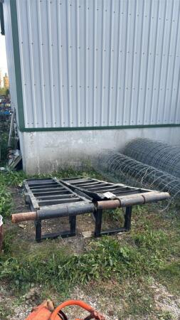 PAIR OF HEAVY DUTY 7FT LONG LOADING RAMPS
