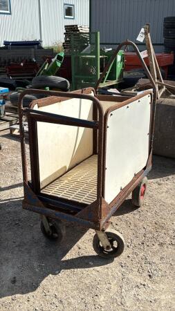 SMALL PIG CART