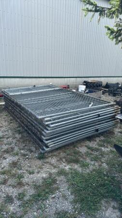(16) CHAIN LINK FENCE PANELS