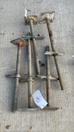 (5) ADJUSTABLE SCREW LEGS FOR SCAFFOLD