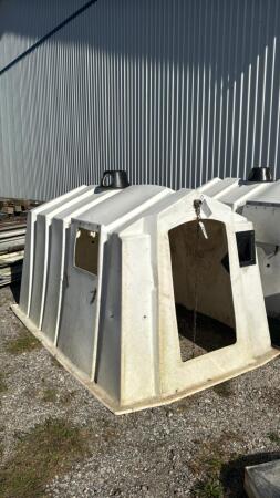 POLY CALF HUTCH