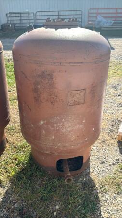 STEEL TANK - APPROX. 40GAL