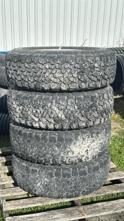 SET OF 4 GOODRICH L245/75R17 TIRES