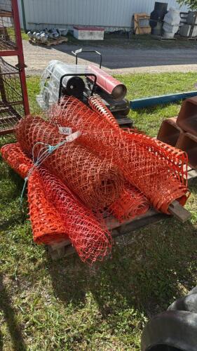 SKID OF PLASTIC SNOWFENCE