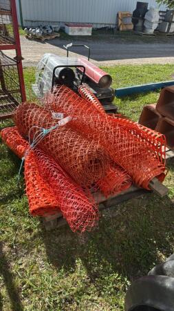 SKID OF PLASTIC SNOWFENCE